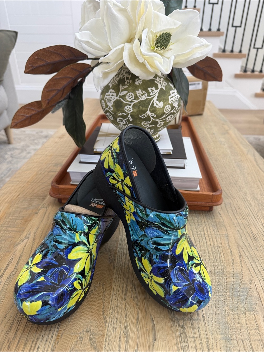 NWOB Dansko paradise patent xp 2.0 Floral Clogs in Blue, Yellow & Green size 38